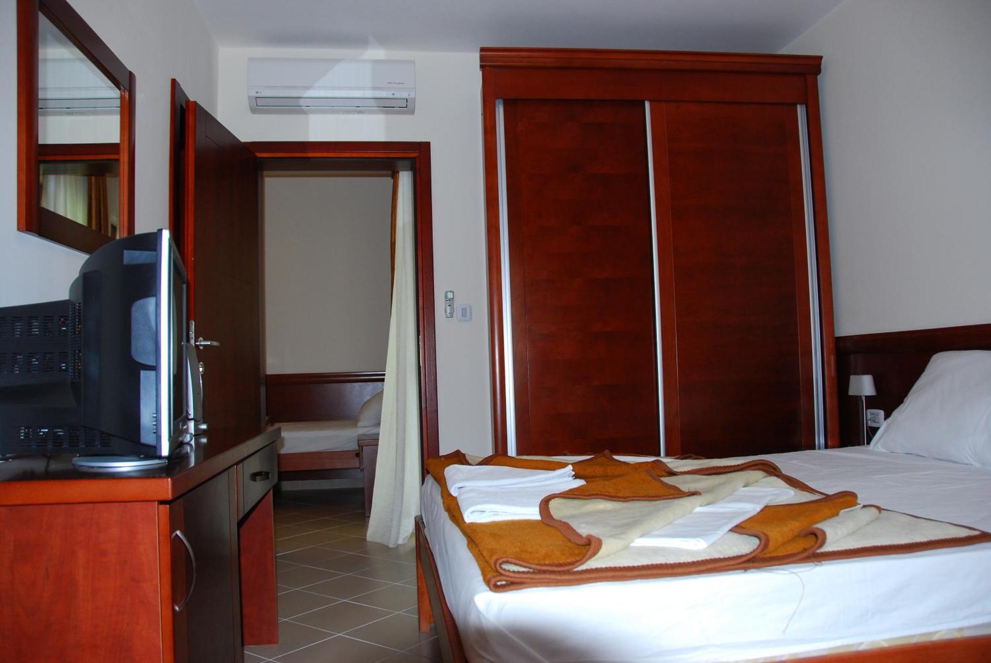 Apartments Krapina Будва Екстер'єр фото