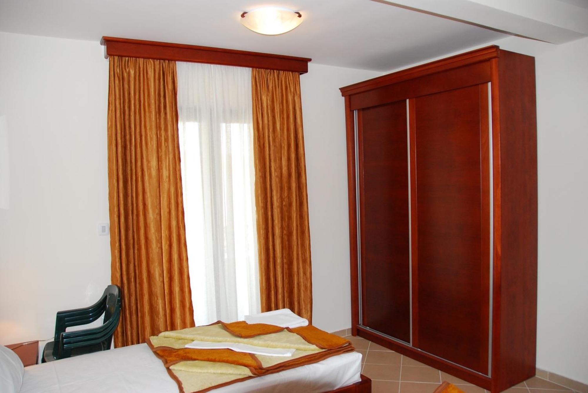 Apartments Krapina Будва Екстер'єр фото