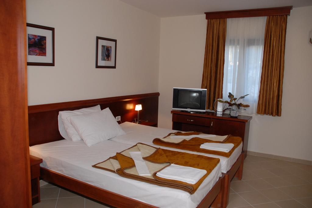 Apartments Krapina Будва Екстер'єр фото