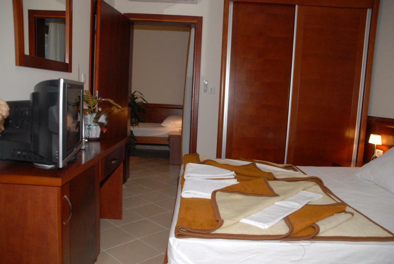 Apartments Krapina Будва Екстер'єр фото